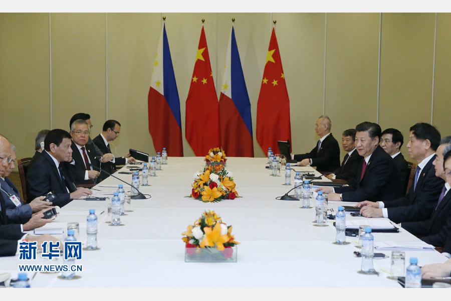 11月19日，國家主席習近平在利馬會見菲律賓總統(tǒng)杜特爾特。新華社記者 鞠鵬 攝