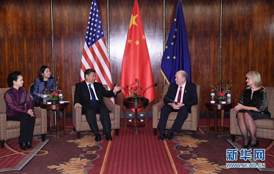 當地時間4月7日,國家主席習近平在美國阿拉斯加州安克雷奇會見阿拉斯加州州長沃克。 新華社記者 饒愛民 攝 當地時間4月7日,國家主席習近平在美國阿拉斯加州安克雷奇會見阿拉斯加州州長沃克。 新華社記者 饒愛民 攝