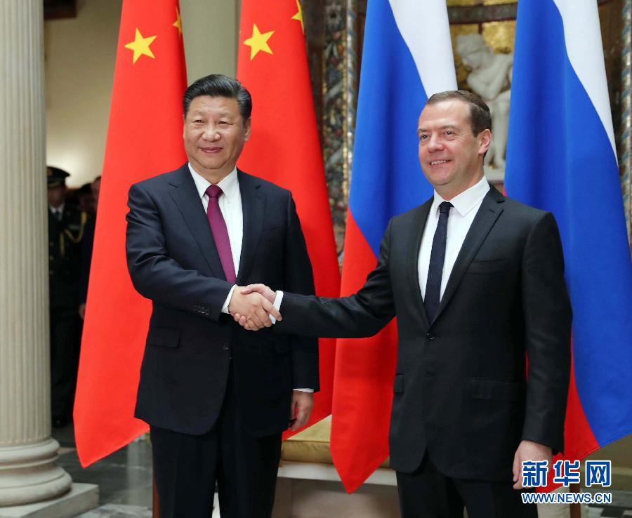 7月4日,國家主席習近平在莫斯科會見俄羅斯總理梅德韋杰夫。新華社記者 劉衛兵 攝 7月4日,國家主席習近平在莫斯科會見俄羅斯總理梅德韋杰夫。新華社記者 劉衛兵 攝