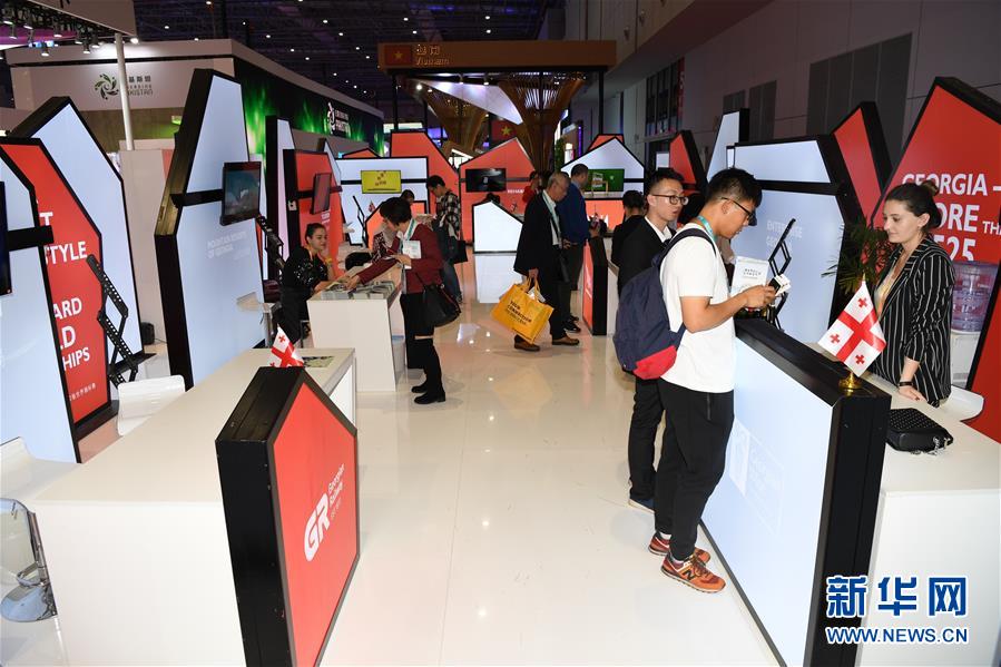 (新華全媒頭條·聚焦進口博覽會·圖文互動)(8)匯聚世界經濟前行的浩蕩潮流——從首屆中國國際進口博覽會看全球合作發展新趨勢