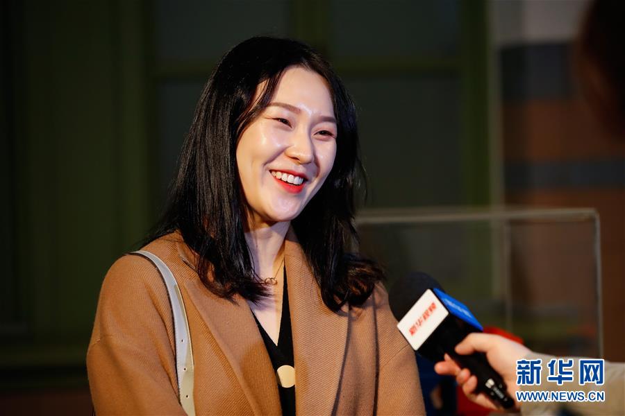 （國際·圖文互動）（3）通訊：敲響半島和平鐘聲——走訪韓朝非軍事區首爾藝術展