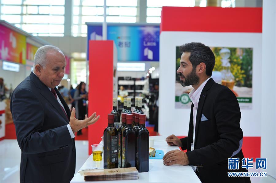 (新華全媒頭條·圖文互動(dòng))(14)舟舶繼路辟新天 商使交屬煥新顏——寫(xiě)在第四屆中阿博覽會(huì)開(kāi)幕之際