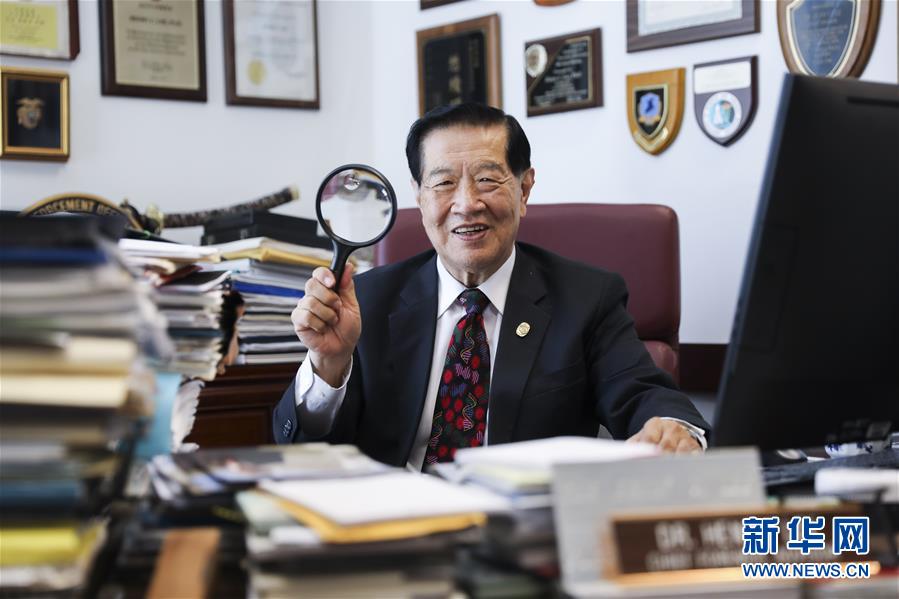 (國(guó)際·圖文互動(dòng))(1)專(zhuān)訪:“中國(guó)共產(chǎn)黨做對(duì)了!”——訪美籍華裔刑事鑒識(shí)專(zhuān)家李昌鈺