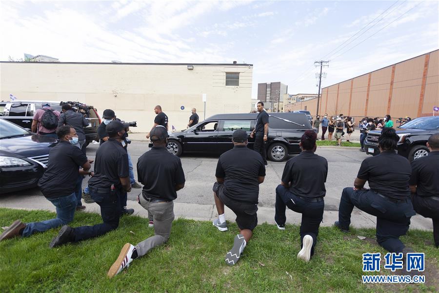 (國際)(5)弗洛伊德追悼會在明尼阿波利斯舉行