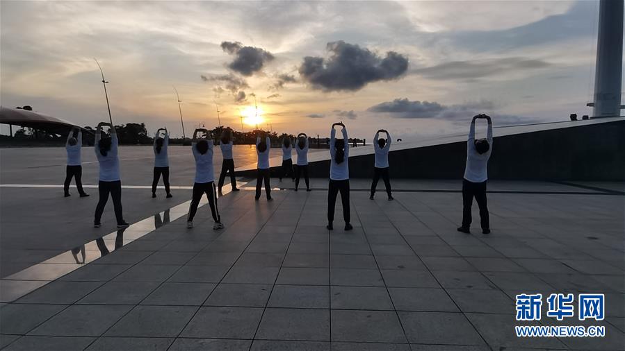 （國際疫情·圖文互動(dòng)）（7）中國醫(yī)療專家組為赤道幾內(nèi)亞抗疫帶來“希望之光”