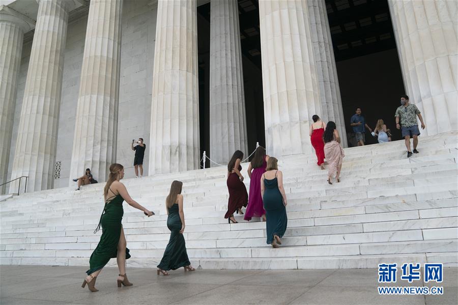 （國際疫情）（5）美國單日新增病例數超4萬 近期病例年輕人居多