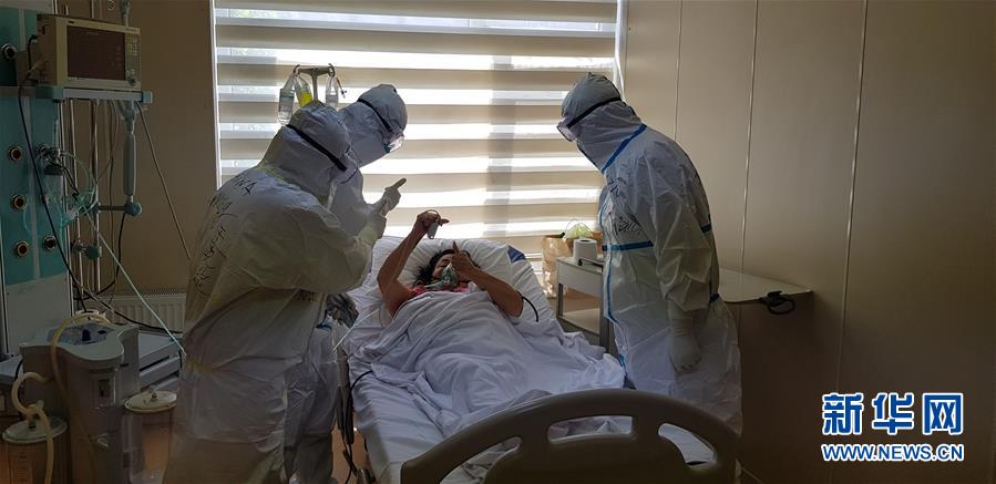 (國際疫情)(2)中國抗疫醫療專家組在阿塞拜疆調研交流