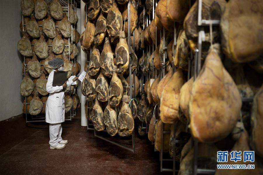 (新華全媒頭條·圖文互動)(8)攜手共“進(jìn)” 開放共贏——寫在第三屆中國國際進(jìn)口博覽會開幕之際