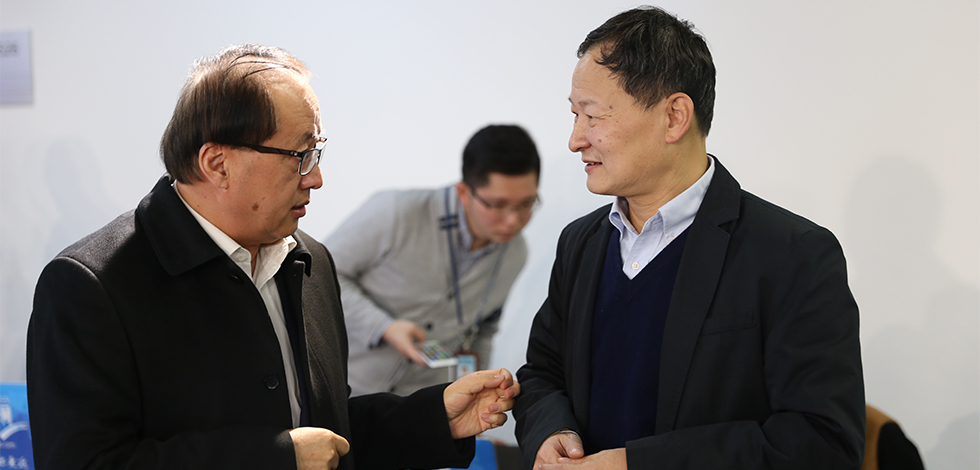 新華網(wǎng)第六屆“縱論天下”國(guó)際問(wèn)題研討會(huì)嘉賓交流